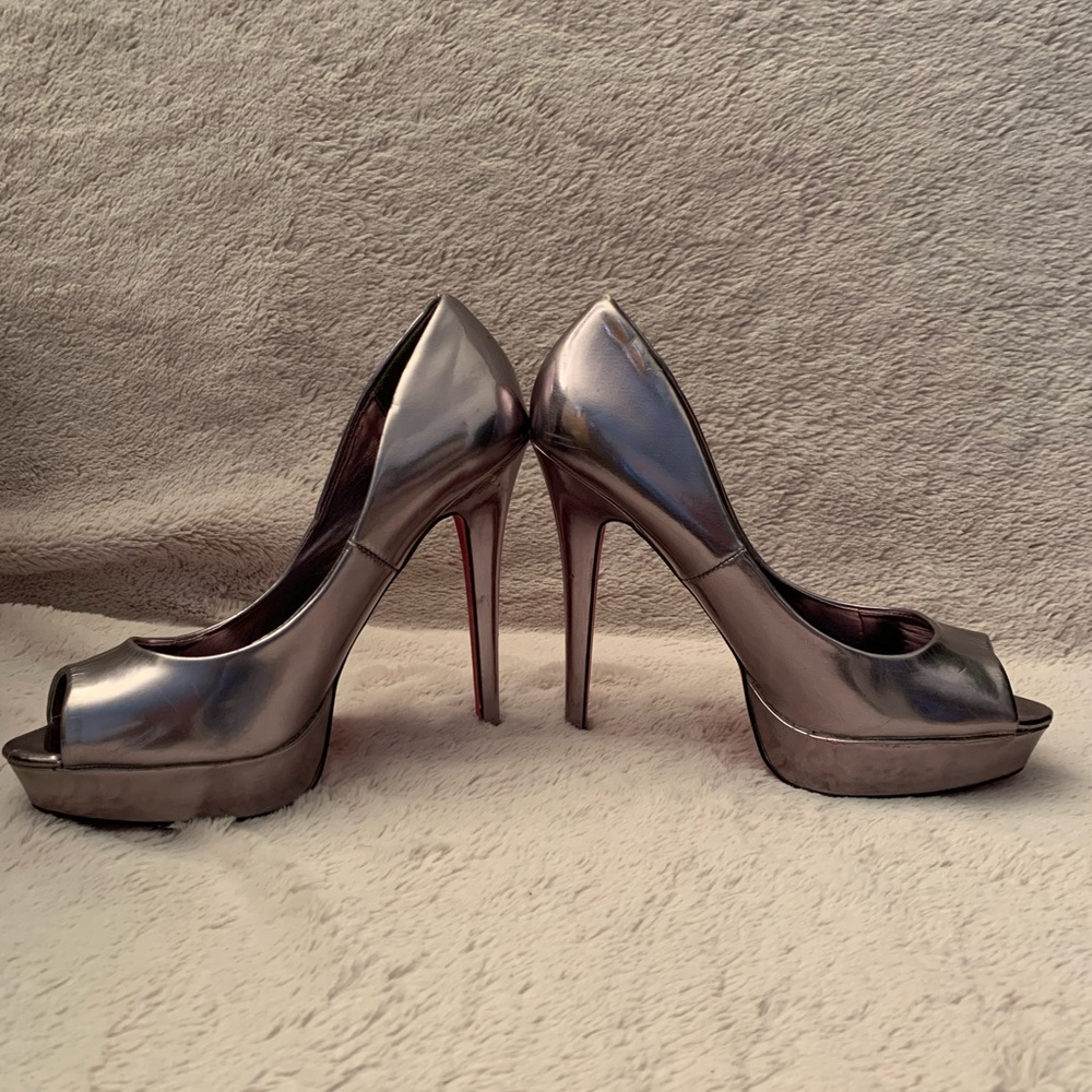 Metallic Pumps - Picture 3 of 5